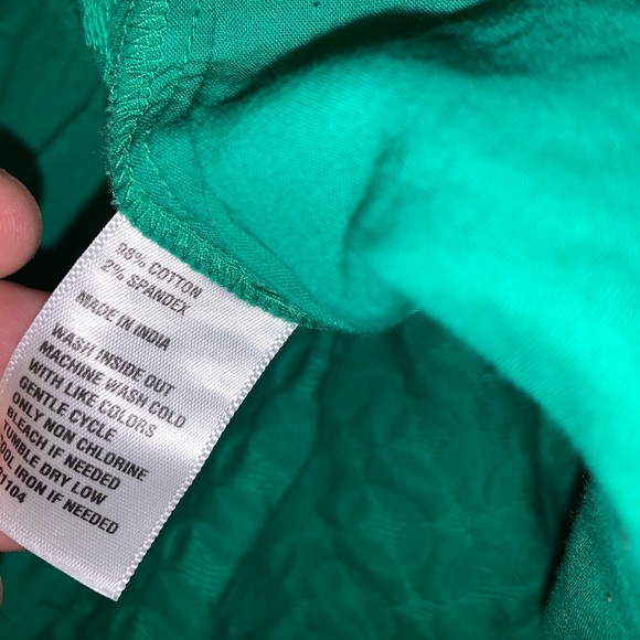 Crown & Ivy Curvy Green Designed shorts size 24W - Picture 10 of 11